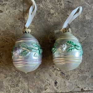 Lot of‎ 2 VTG Glass Easter Egg Feather Tree Christmas Ornament Embossed Floral